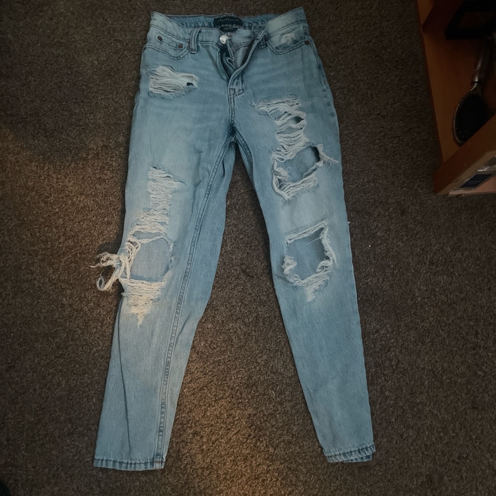 🩵🩵Women's Distressed Blue Jeans🩵🩵